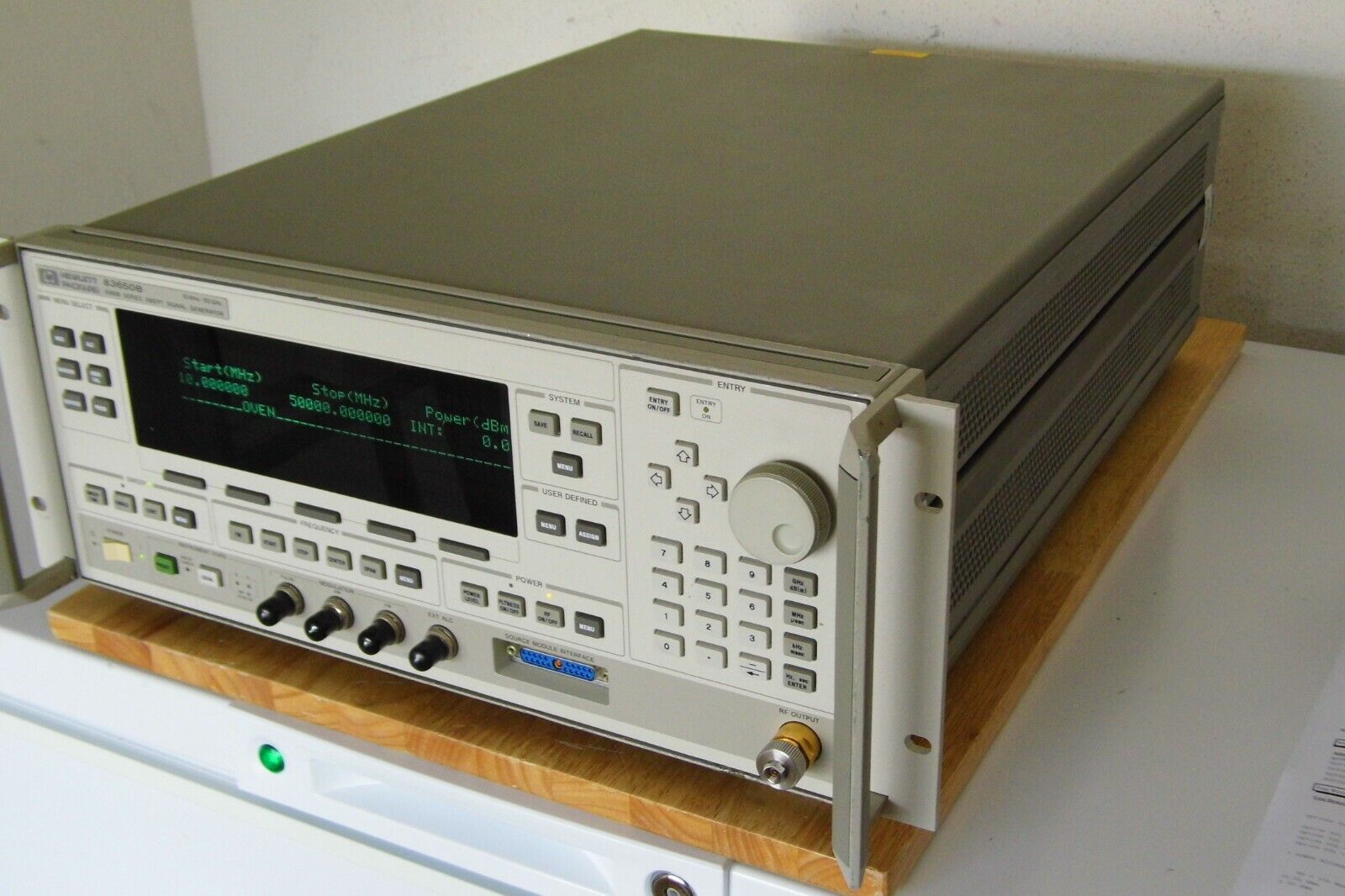 Agilent HP 83650B 001/002/006/008/ cal & data, 10Mhz-50Ghz synth.sweep generator Agilent HP 83650B 001/002/006/008/ cal & data, 10Mhz-50Ghz synth.sweep generator